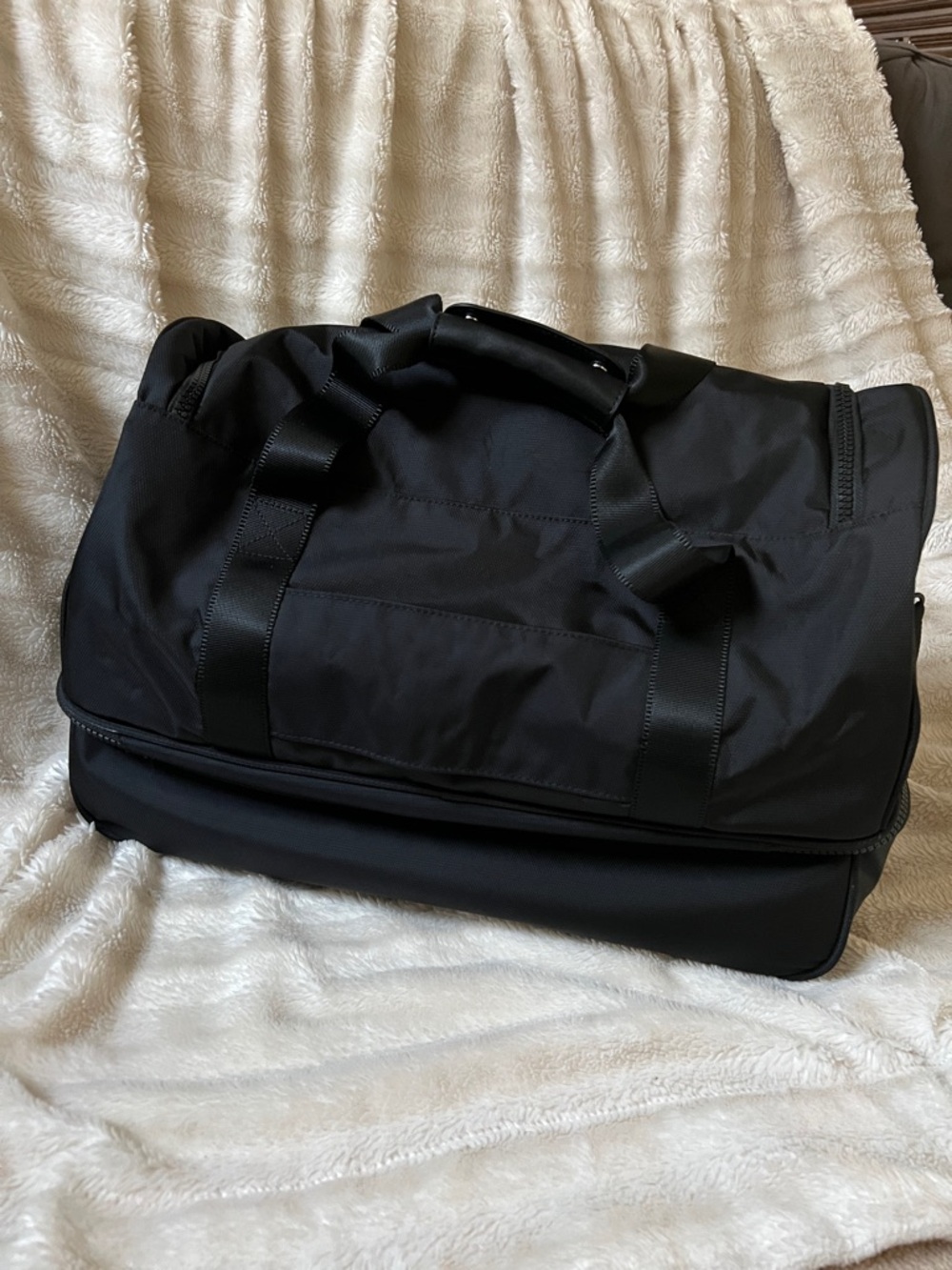 Calpak Stevyn Duffel with Shoe Compartment - Picture 4 of 8